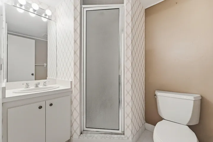 21_bathroom 2