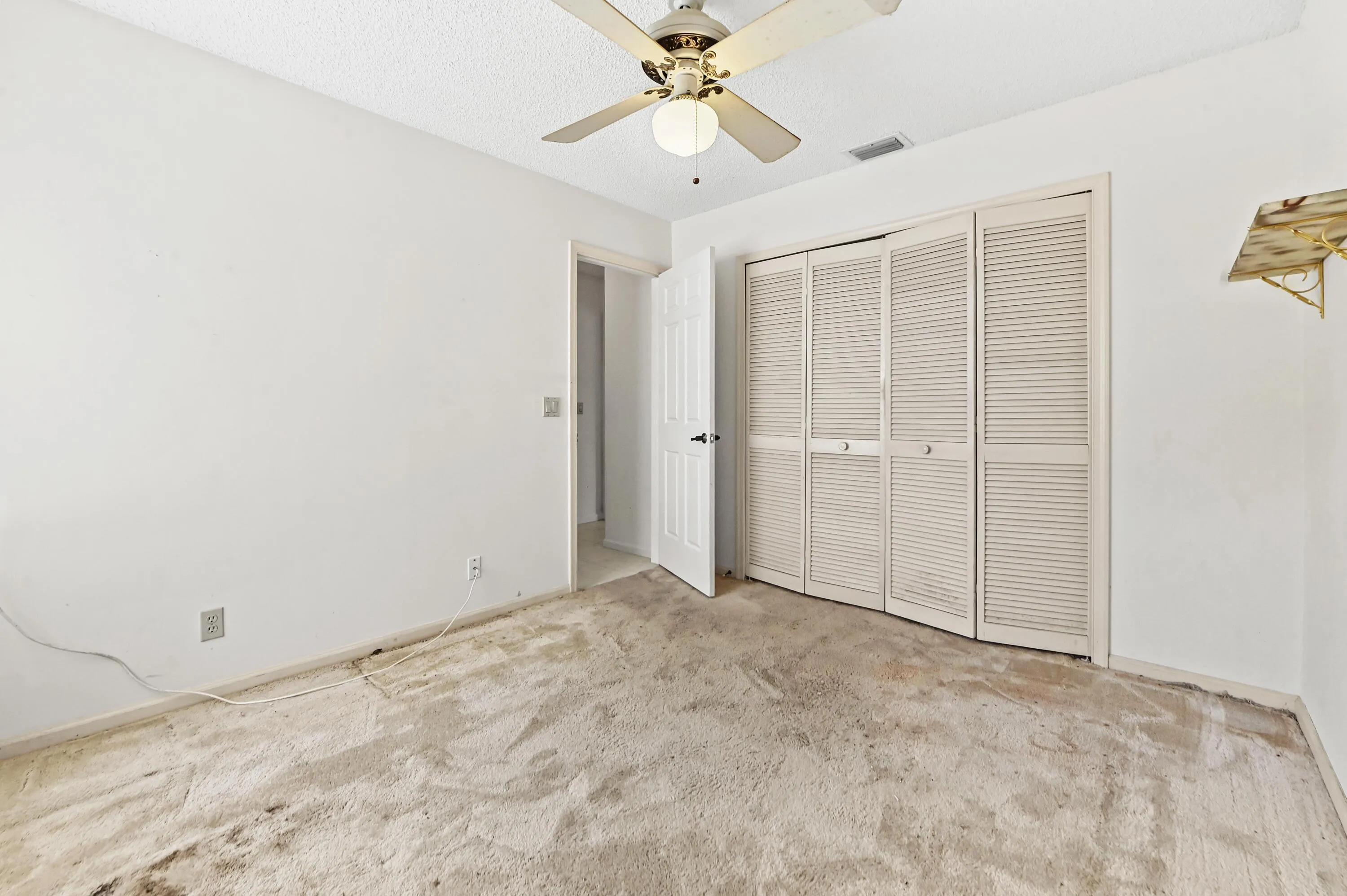 15 Bedroom 04