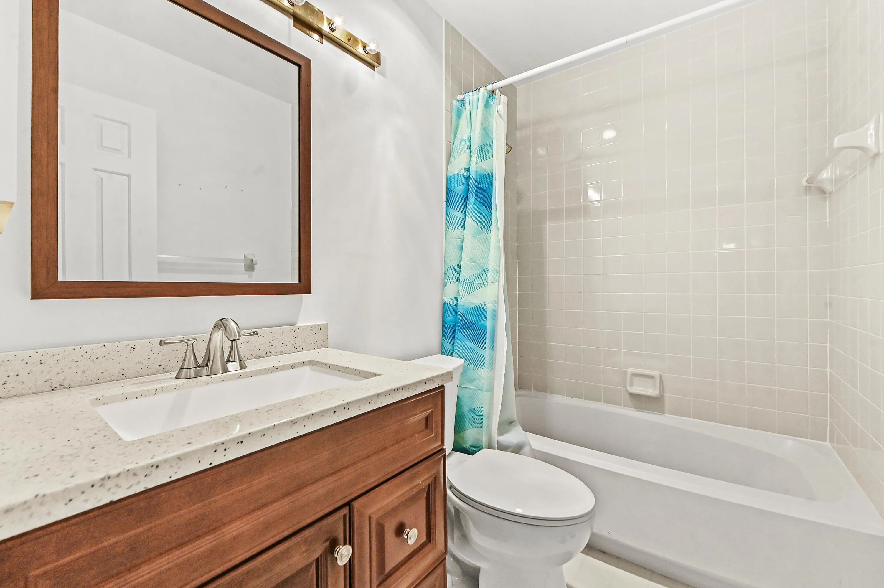 13 Bathroom 02