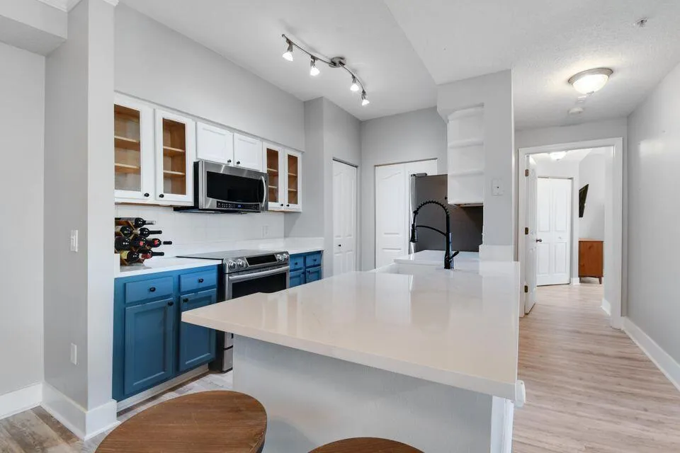 7302 KITCHEN 2