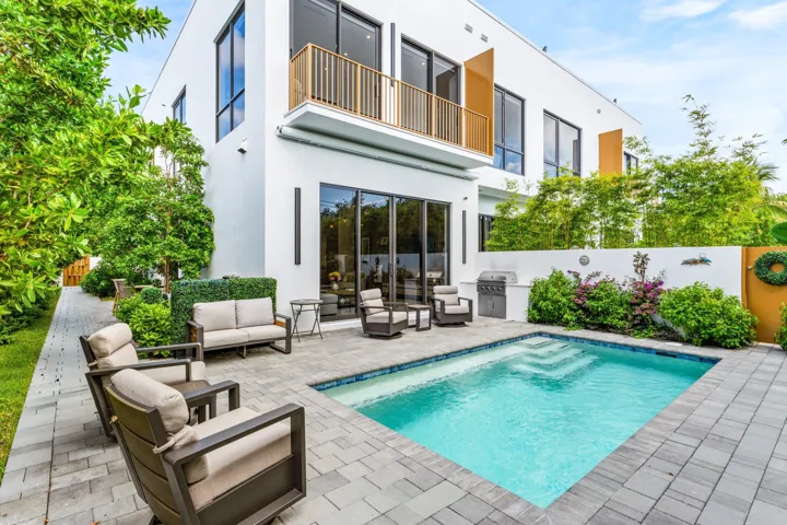 034-917Northeast8thAvenue-DelrayBeach-FL