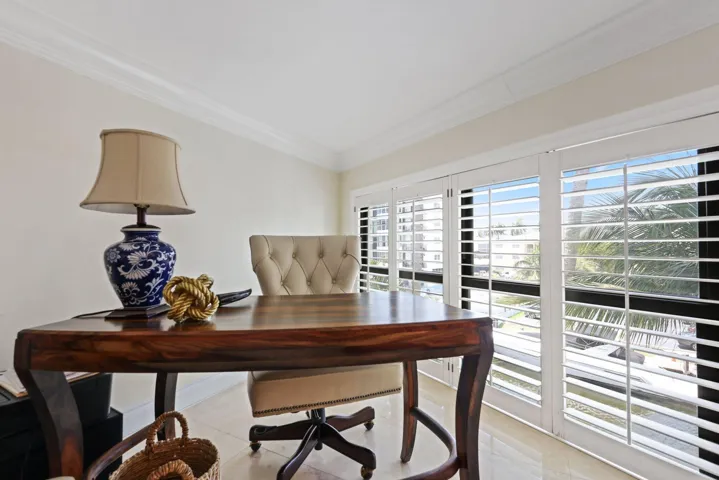 3010 N.E. 49th St. - 53.jpg-SMALL