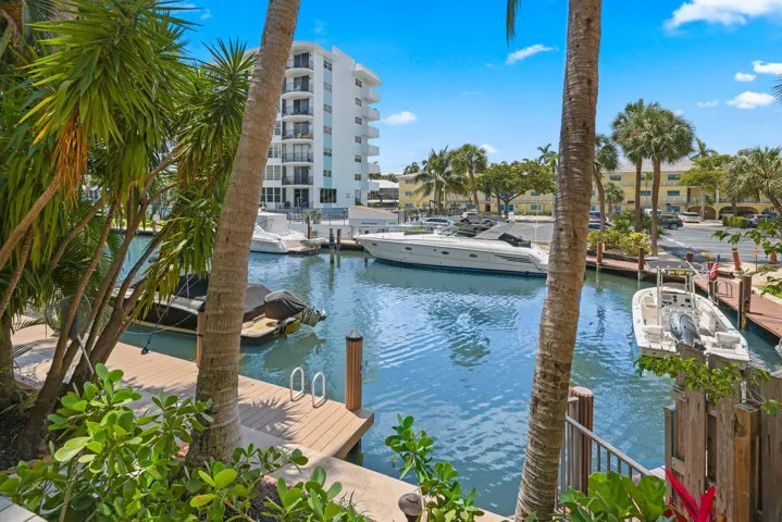 3010 N.E. 49th St. - 69.jpg-SMALL