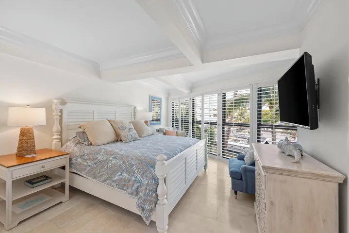 3010 N.E. 49th St. - 38.jpg-SMALL