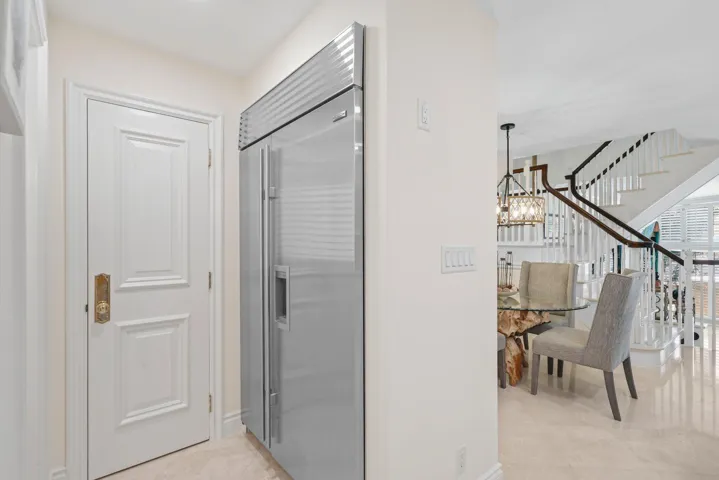 3010 N.E. 49th St. - 31.jpg-SMALL