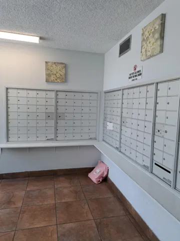 MAILBOXES