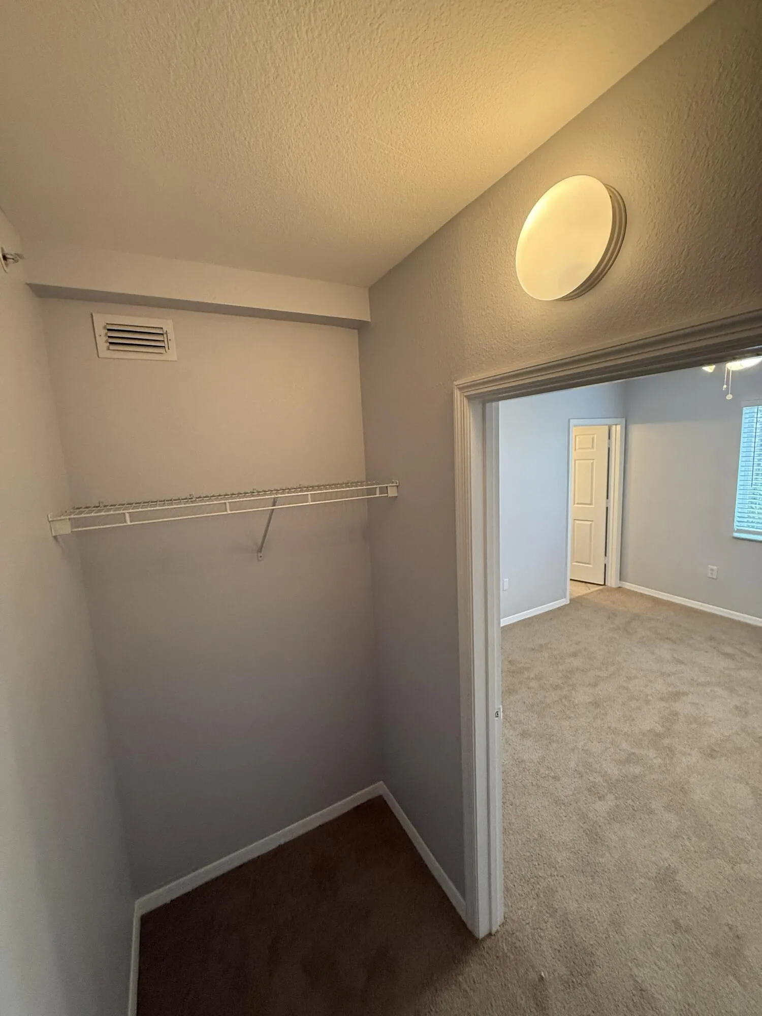 MBdrm_WalkinCloset_2