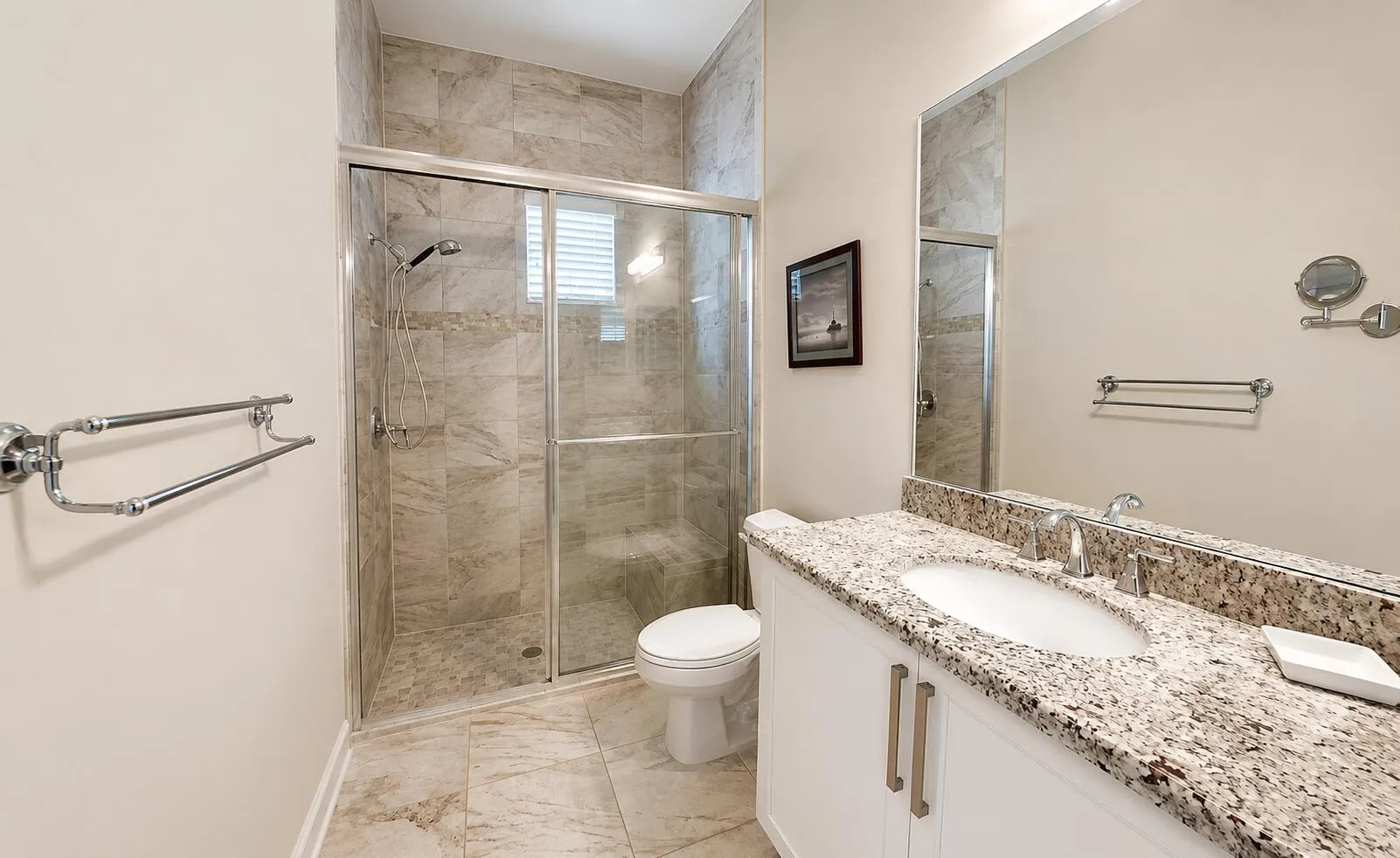 2ND ENSUITE BATHROOM