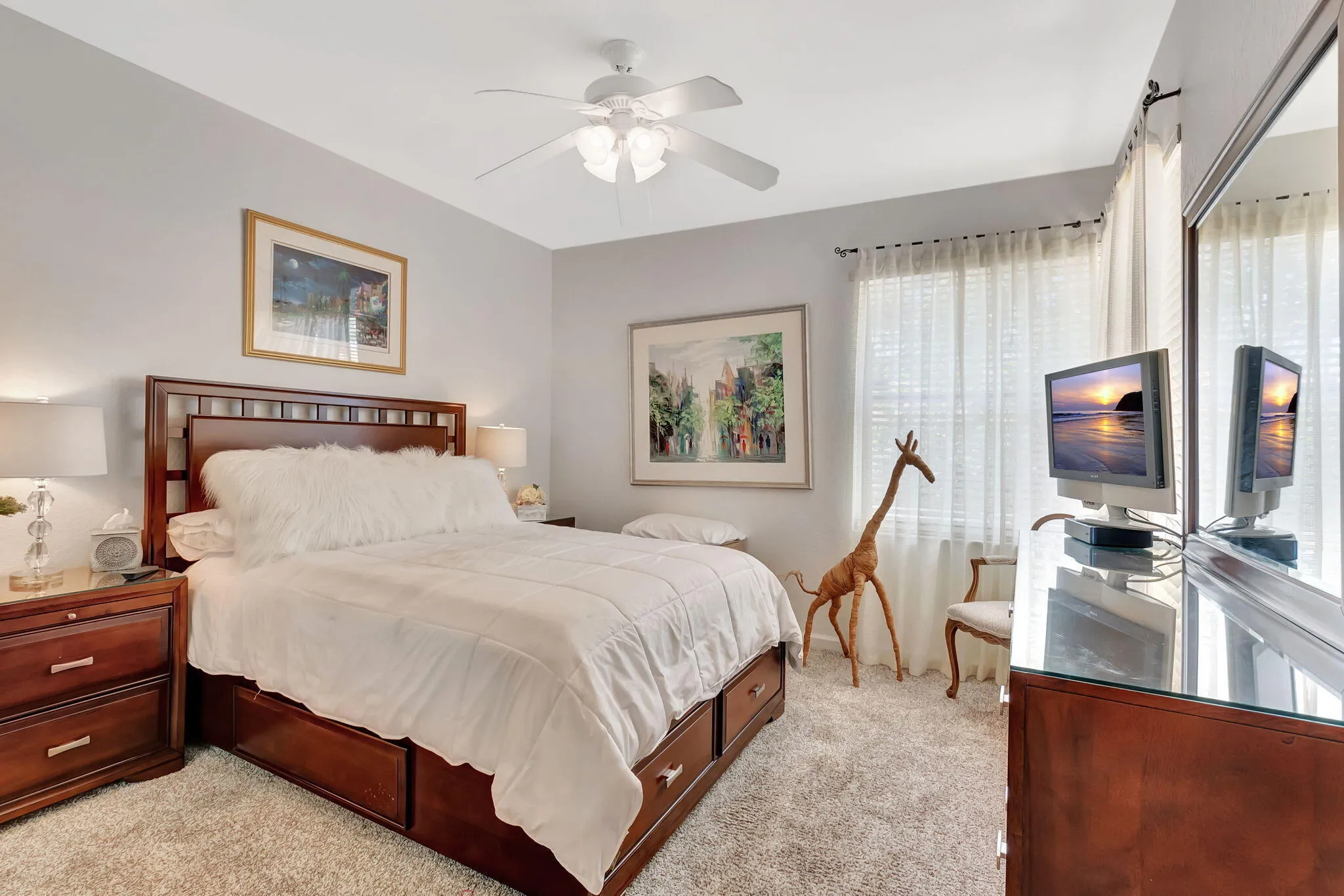 Lovely 2nd bedroom
