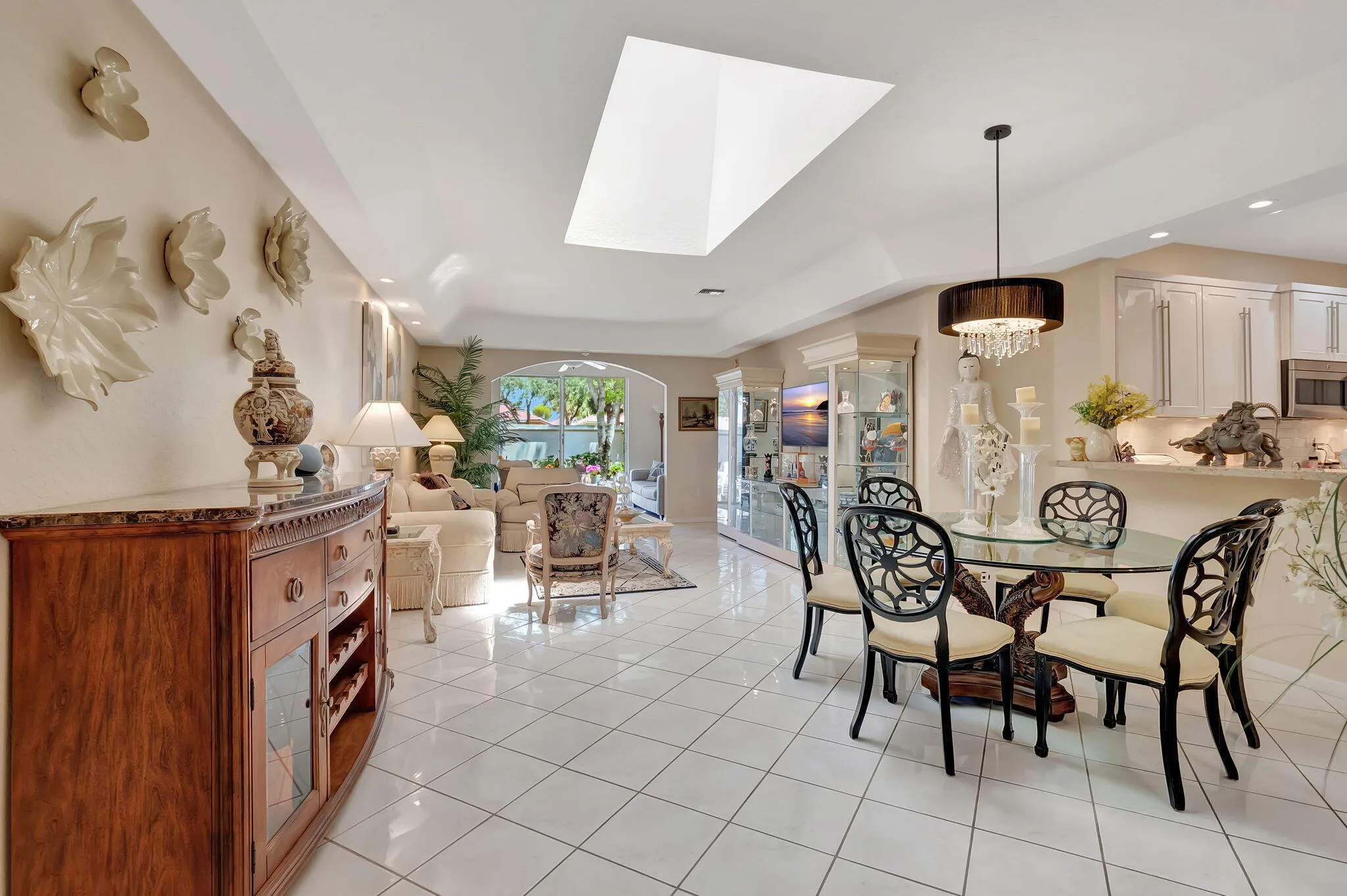 Spacious Dining and Living room