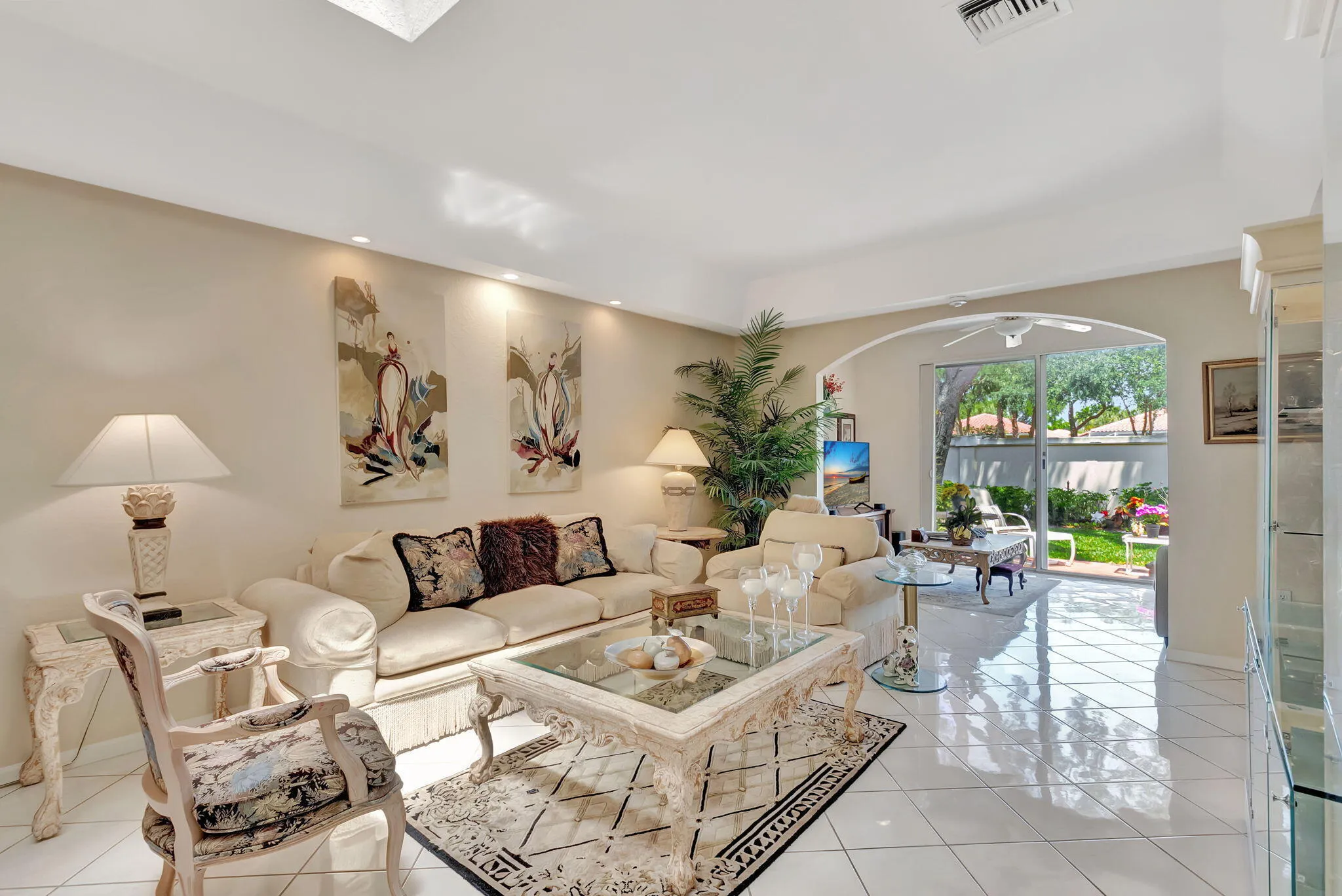 Lovely view of the patio