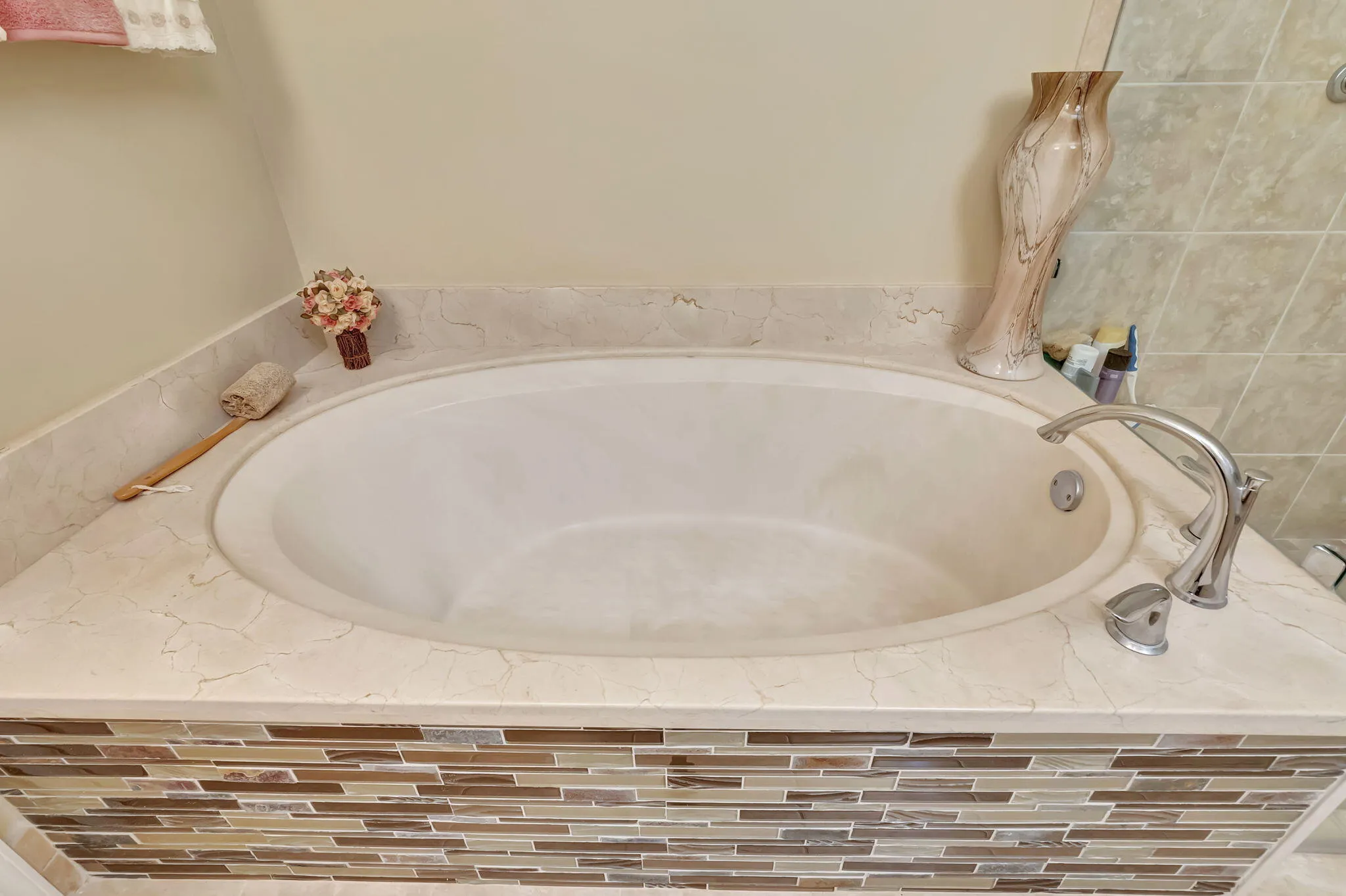 Comfortable Roman Tub