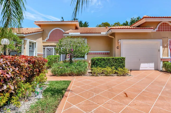 Convenient 2 Car Driveway