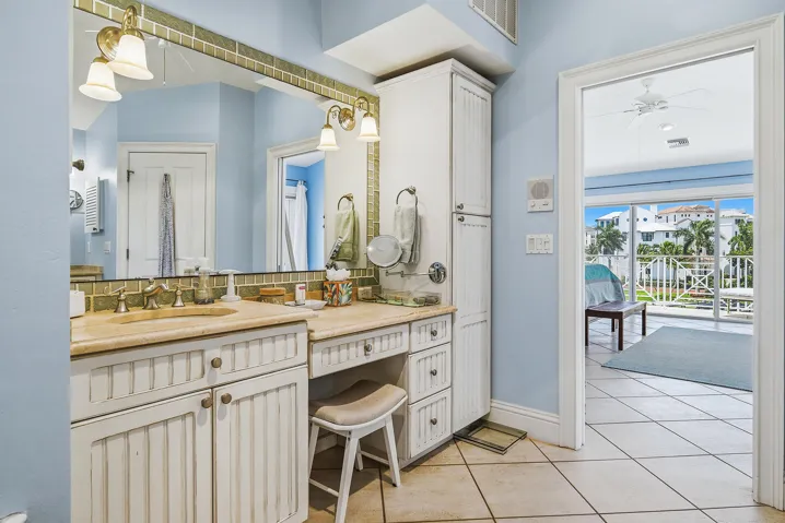 98-SOUTHPORT-COVE-34134-053