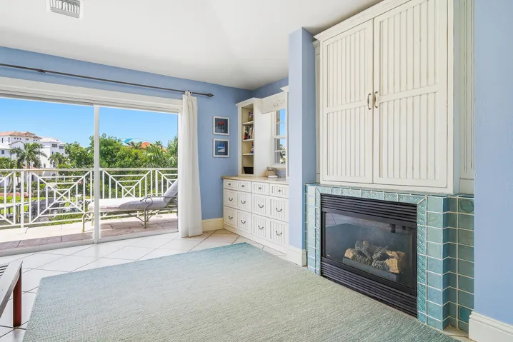98-SOUTHPORT-COVE-34134-044