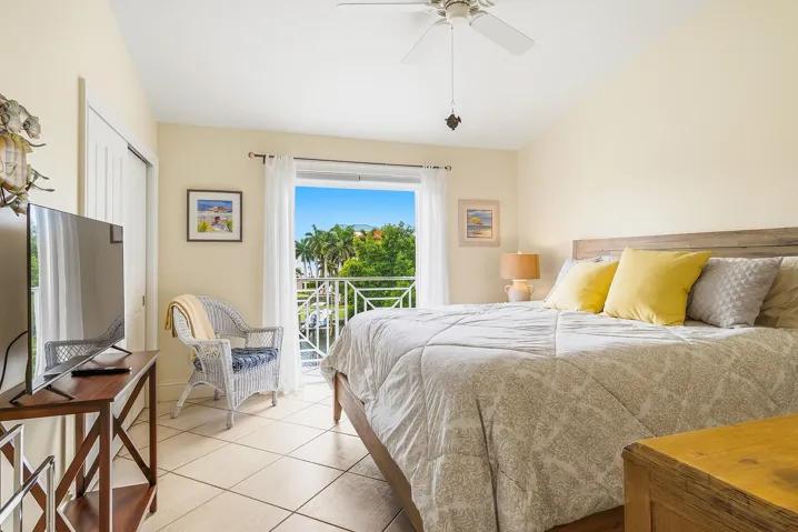 98-SOUTHPORT-COVE-34134-057