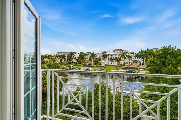 98-SOUTHPORT-COVE-34134-058