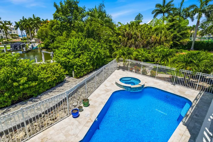 98-SOUTHPORT-COVE-34134-082