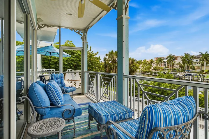 98-SOUTHPORT-COVE-34134-071