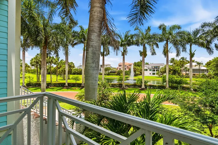 98-SOUTHPORT-COVE-34134-031