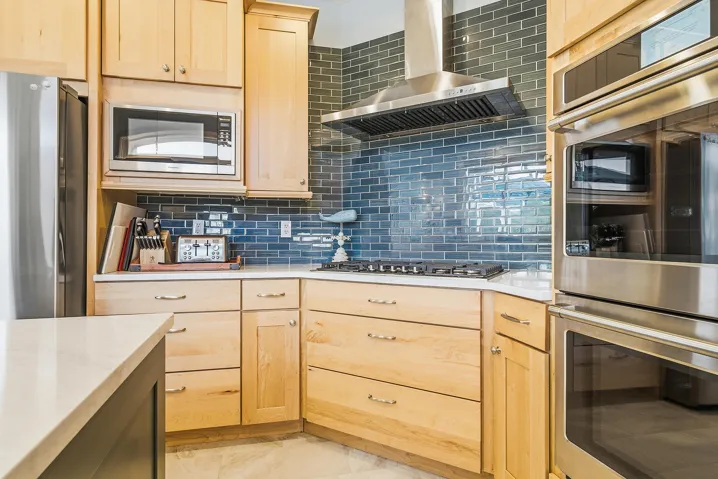 98-SOUTHPORT-COVE-34134-025