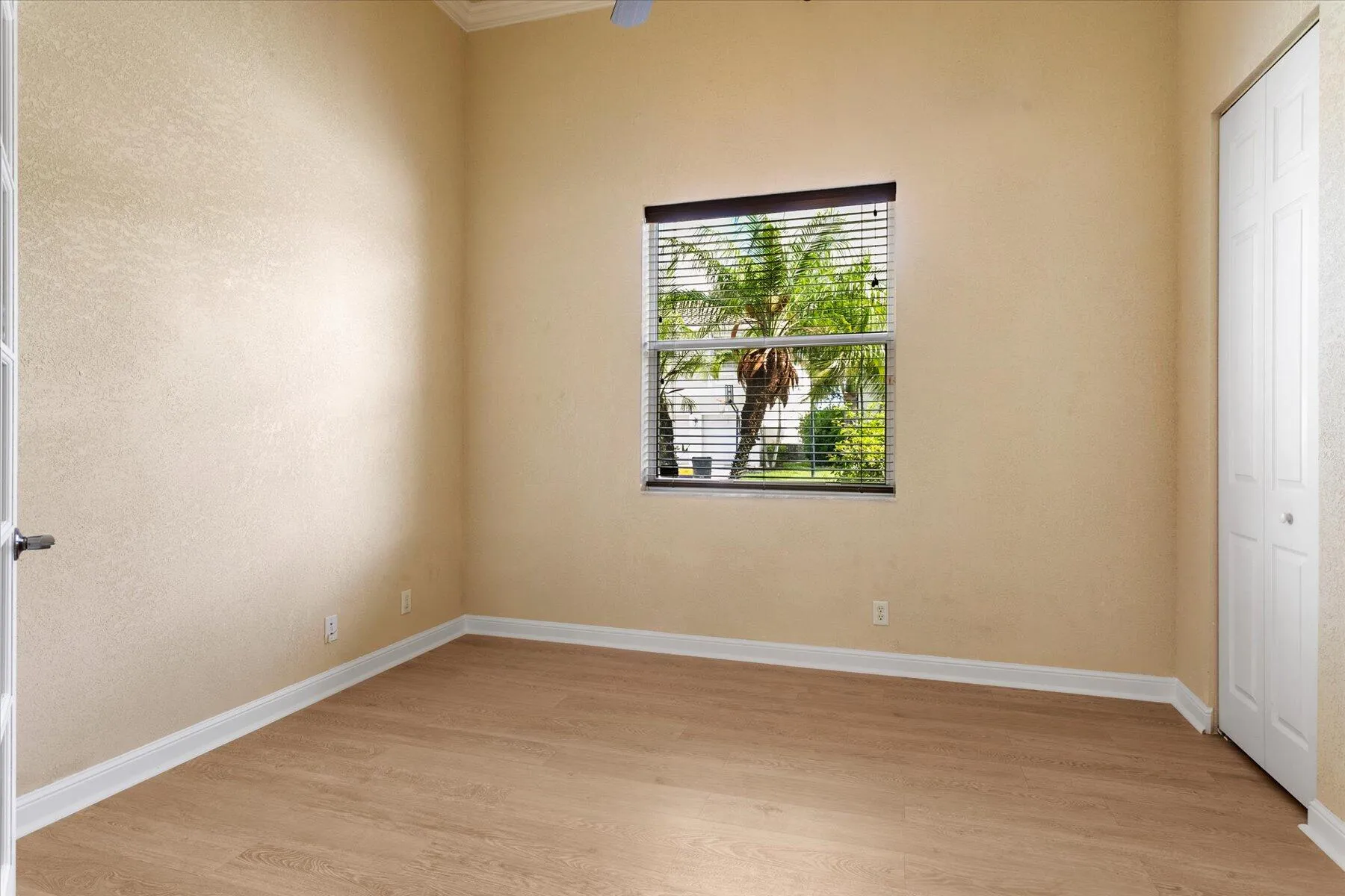 2nd Bedroom/office/Guest Bedroom