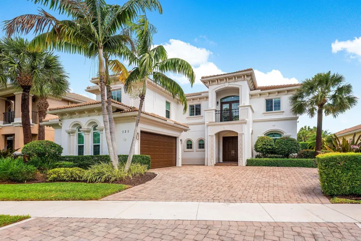 Located in the Estate section of Jupiter Country Club!
