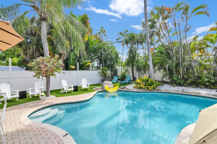 Poolside Seating