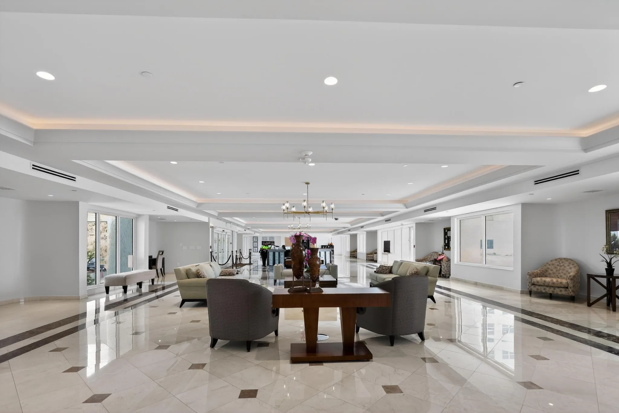 08_3400_Galt_Ocean_Dr-Foyer-9198