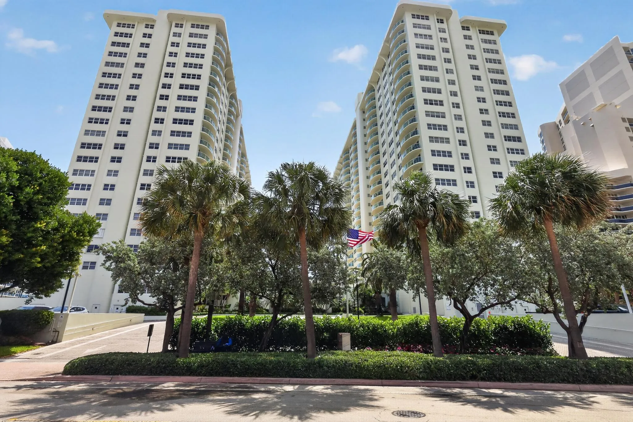 01_3400_Galt_Ocean_Dr-Exterior-9200