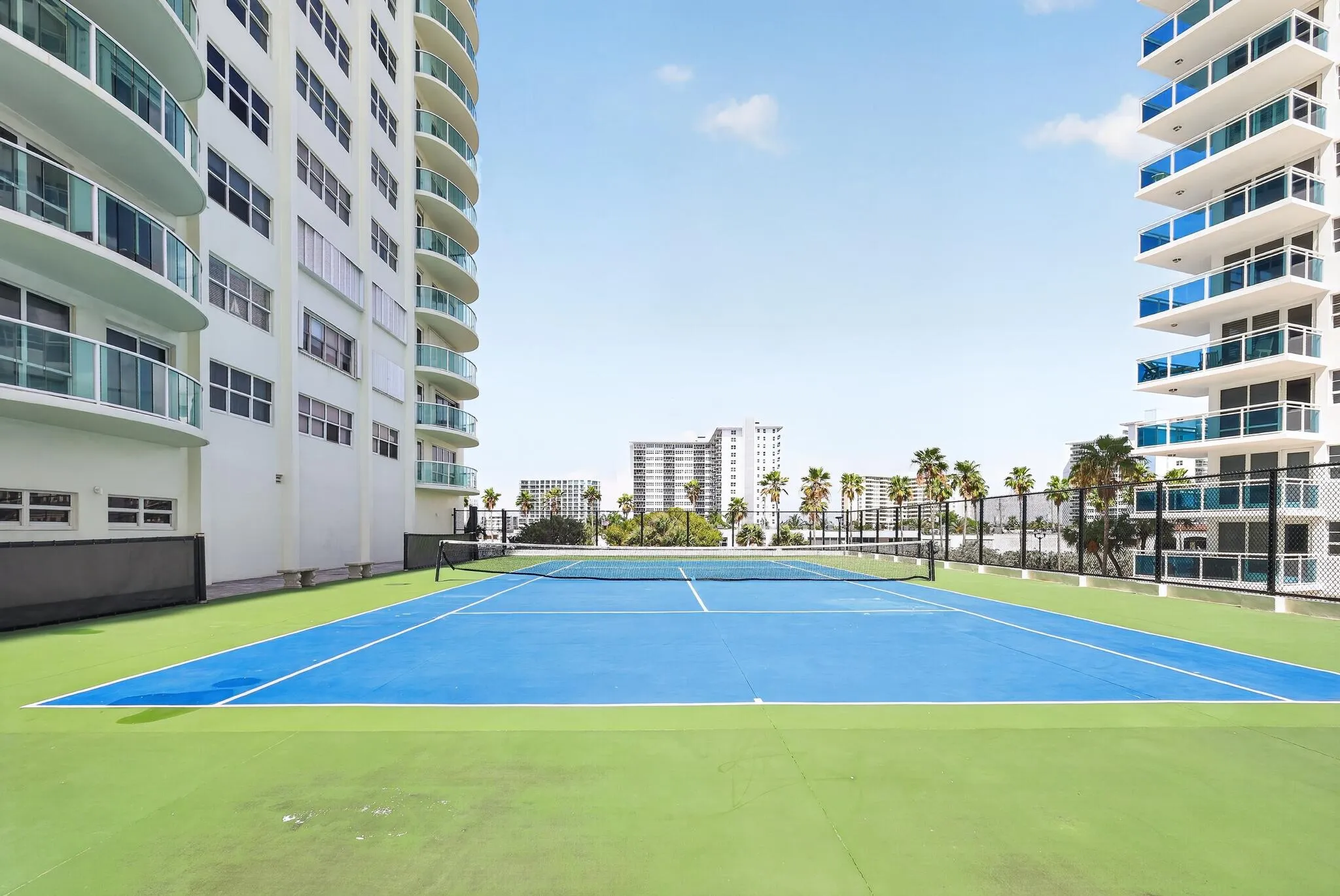 04_3400_Galt_Ocean_Dr-Exterior-9196