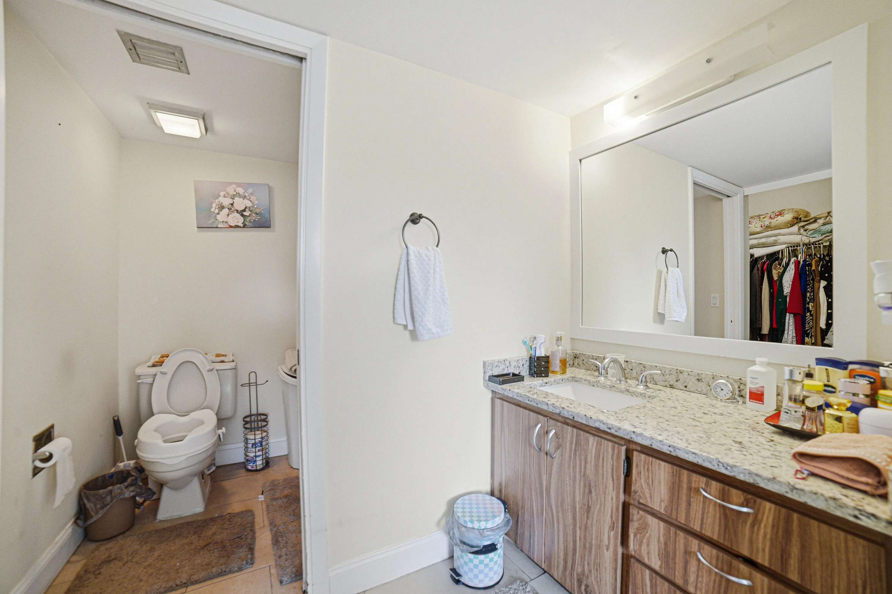 Bedroom1-Bathroom