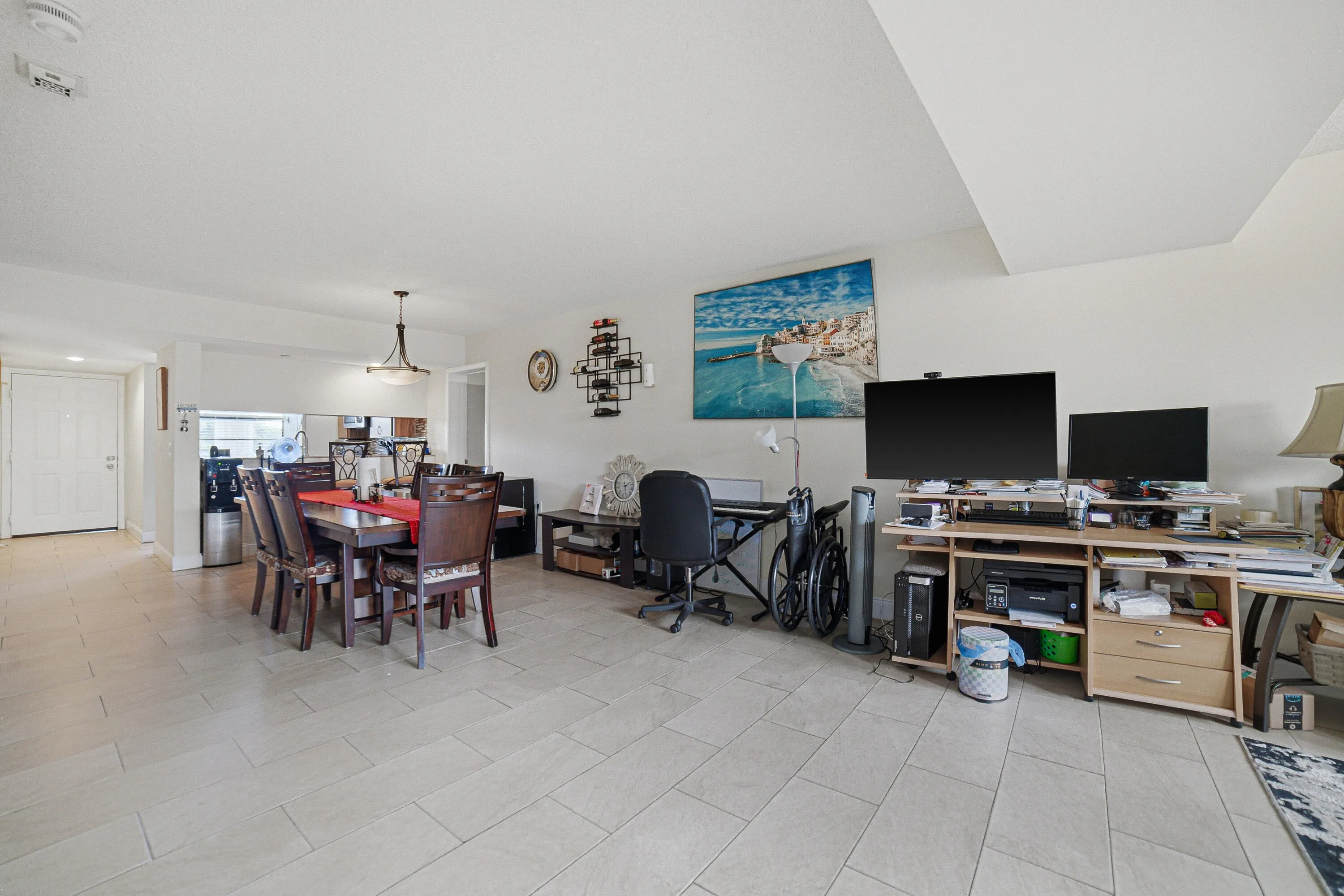 Livingroom-Dining Area