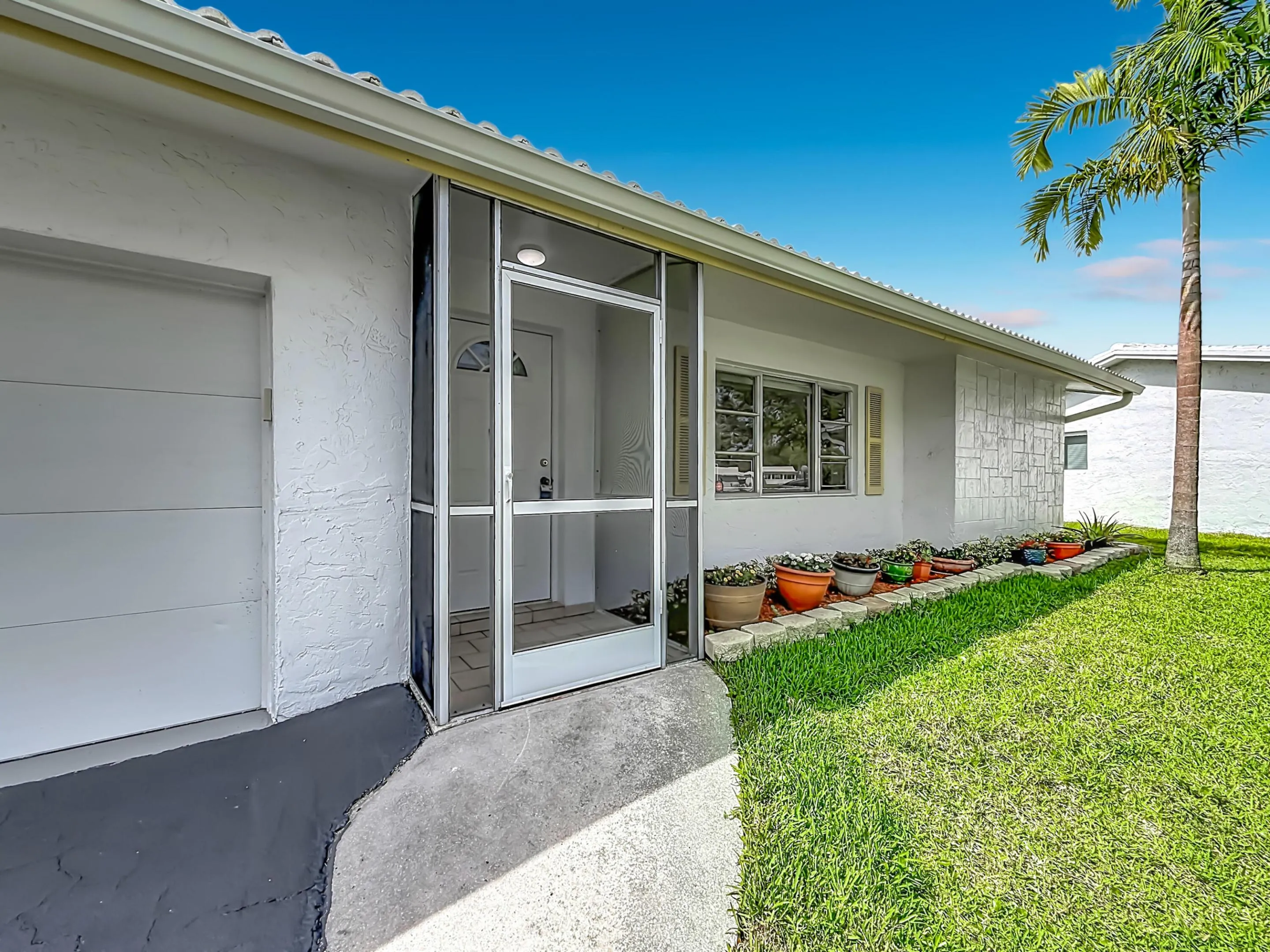 8504 NW 14th Street-14