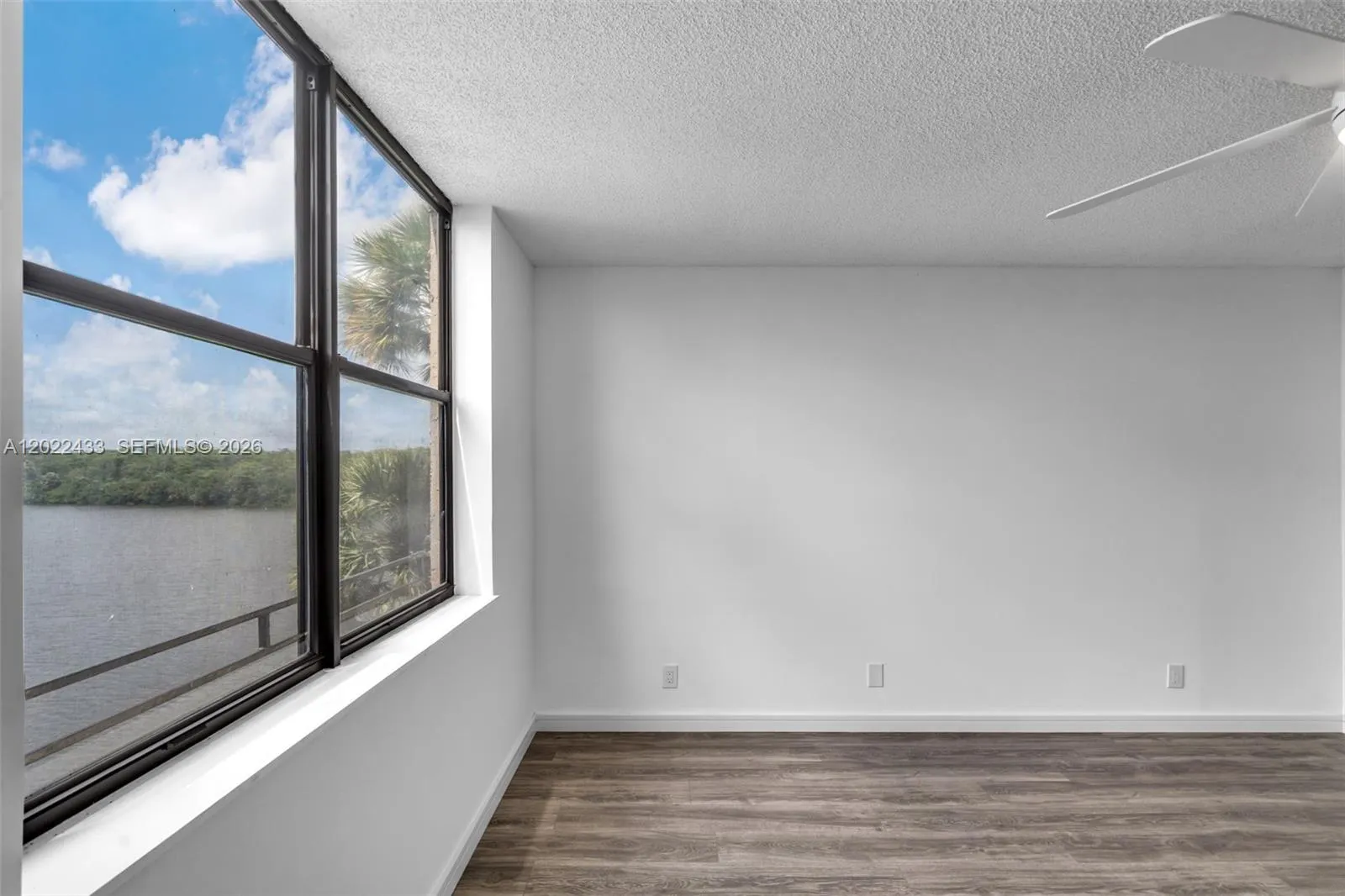 Amazing Lake View from your Bedroom Amazing Lake View from your Bedroom