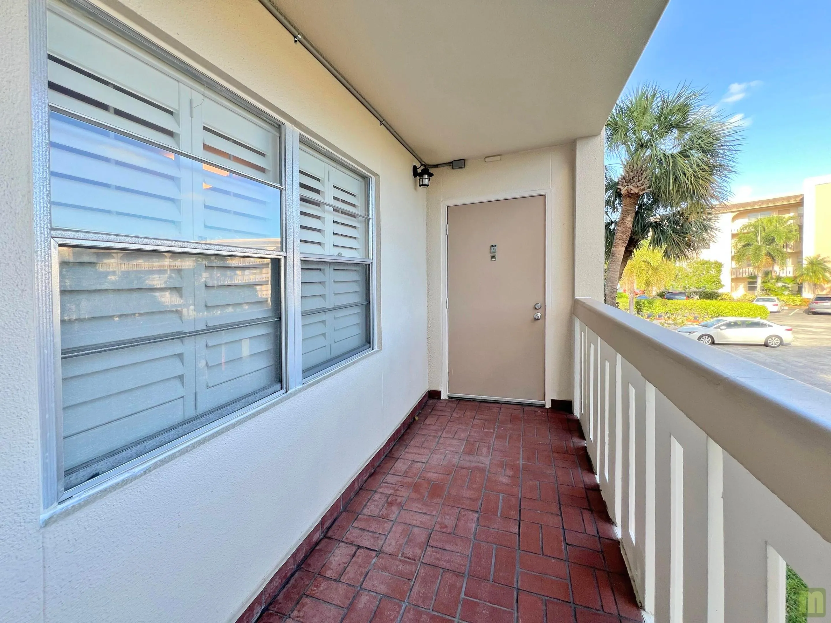 03 front-entry