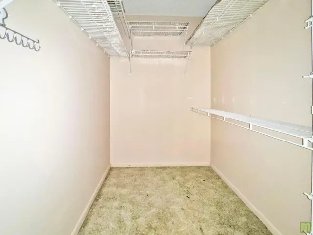 14 bed1-closet
