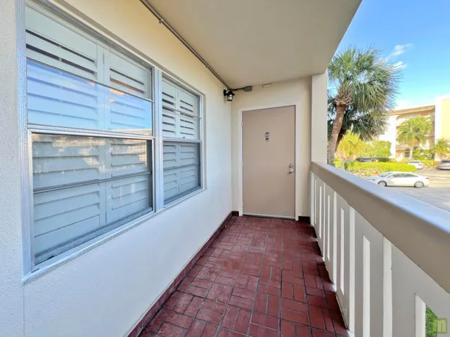 03 front-entry