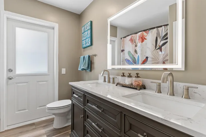 2nd Full Bathroom