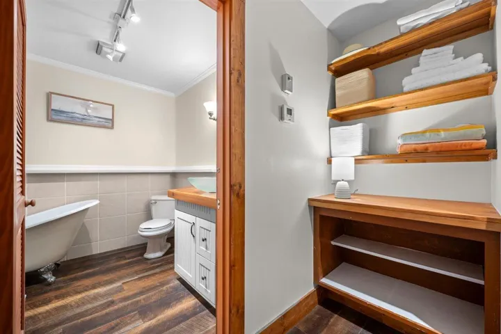 Hallway to 3rd Bedroom/Full Bath
