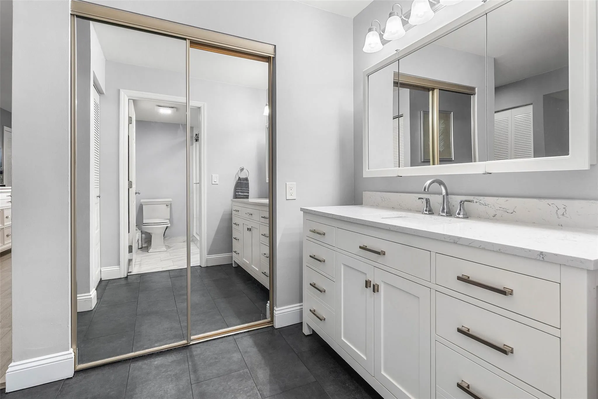 walk in closet, provides even more​​‌​​​​‌​​‌‌​‌‌​​​‌‌​‌​‌​‌​​​‌​​ space!