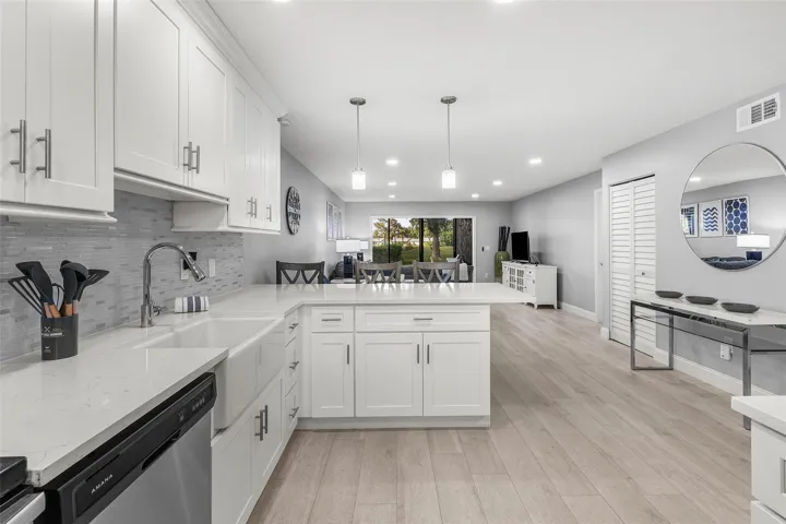 Gourmet kitchen!