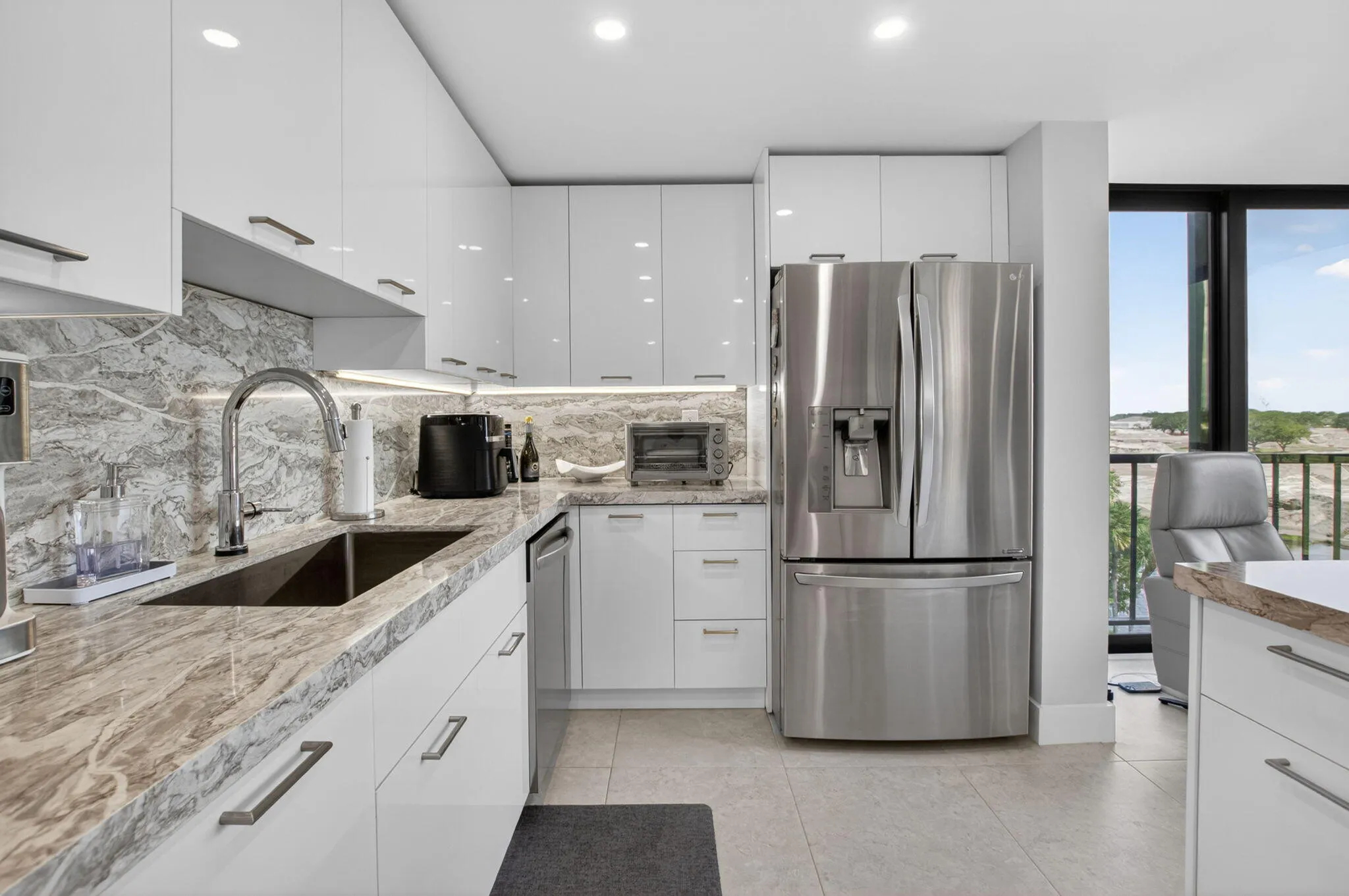High-end Pompeii Quartz Ciello taupe countertops