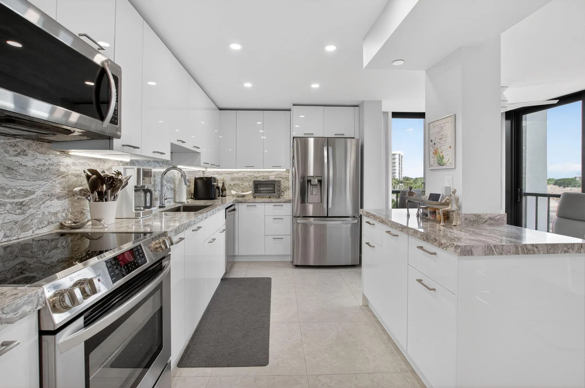 Newly Renovated Kitchen