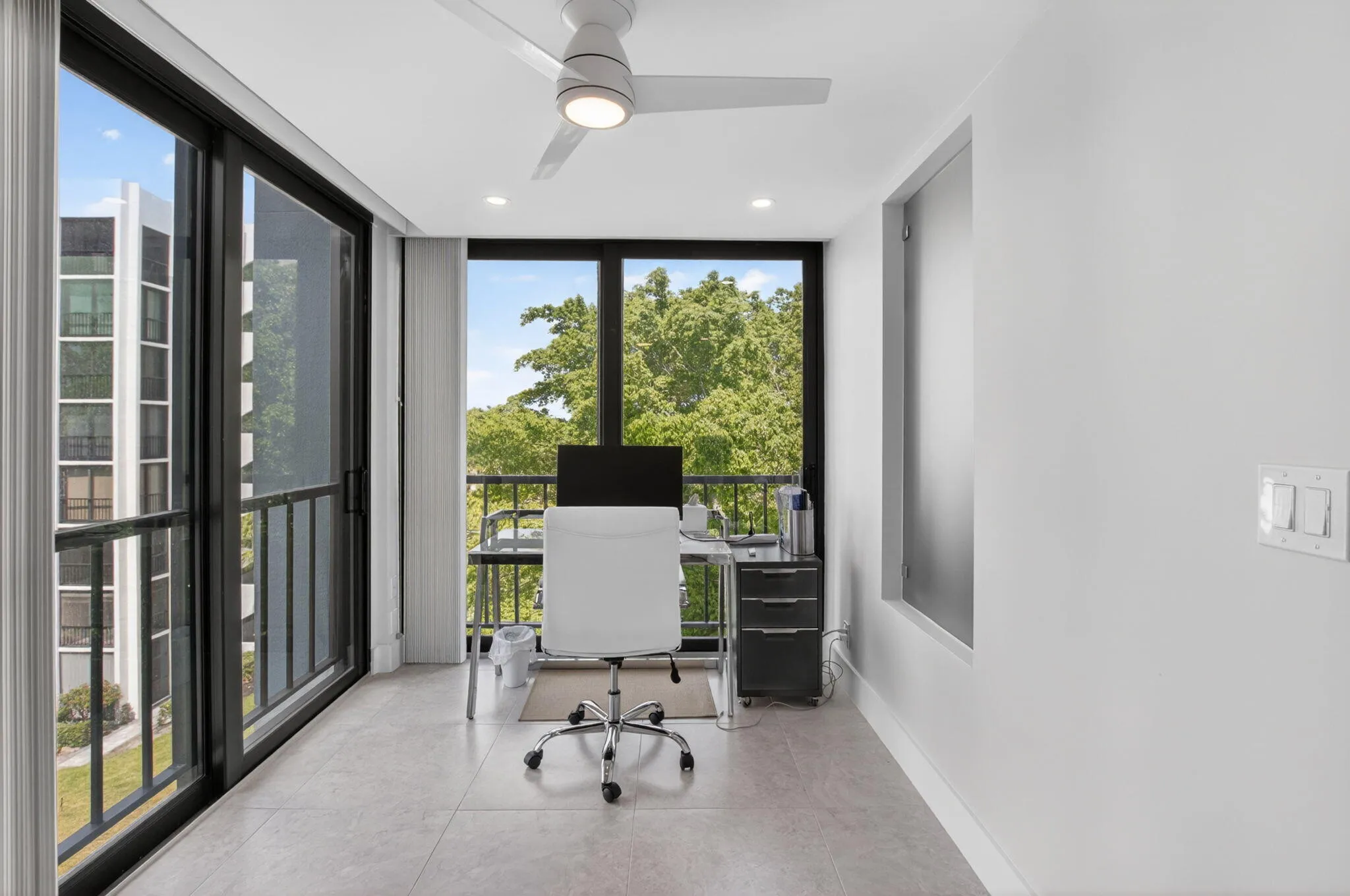 Office with Sliders Surround