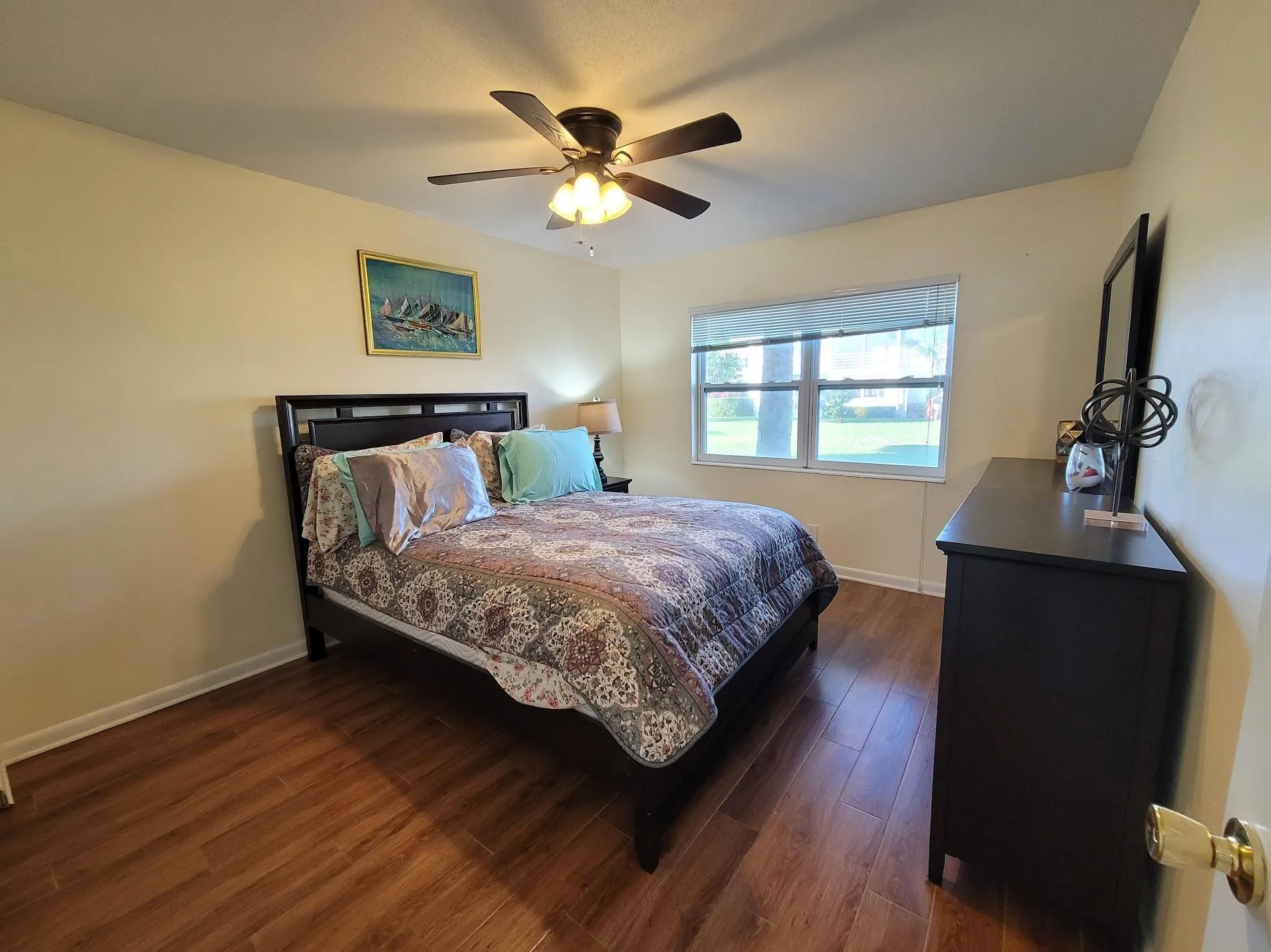 BDRM-DRESSER
