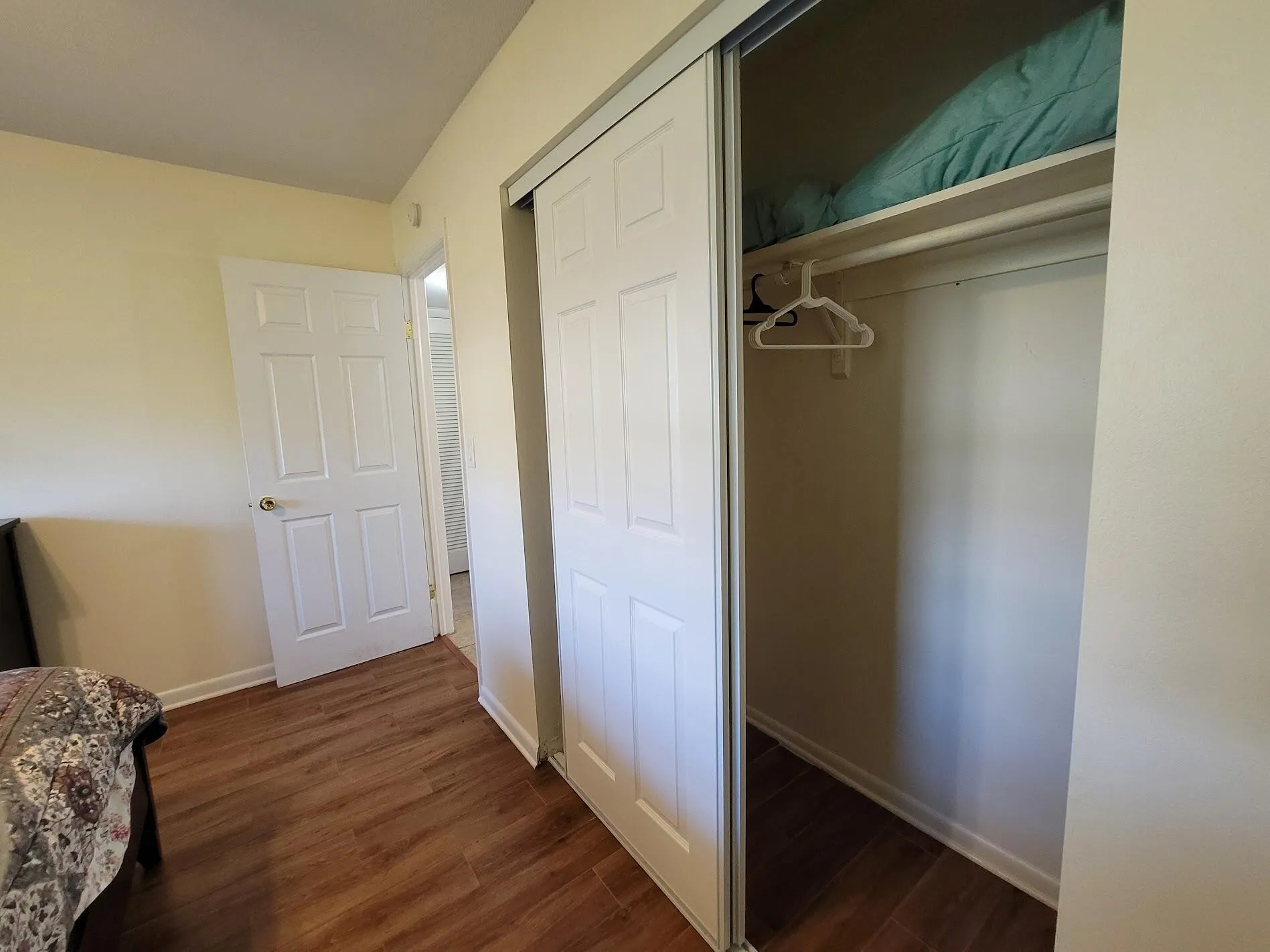 CLOSET 1
