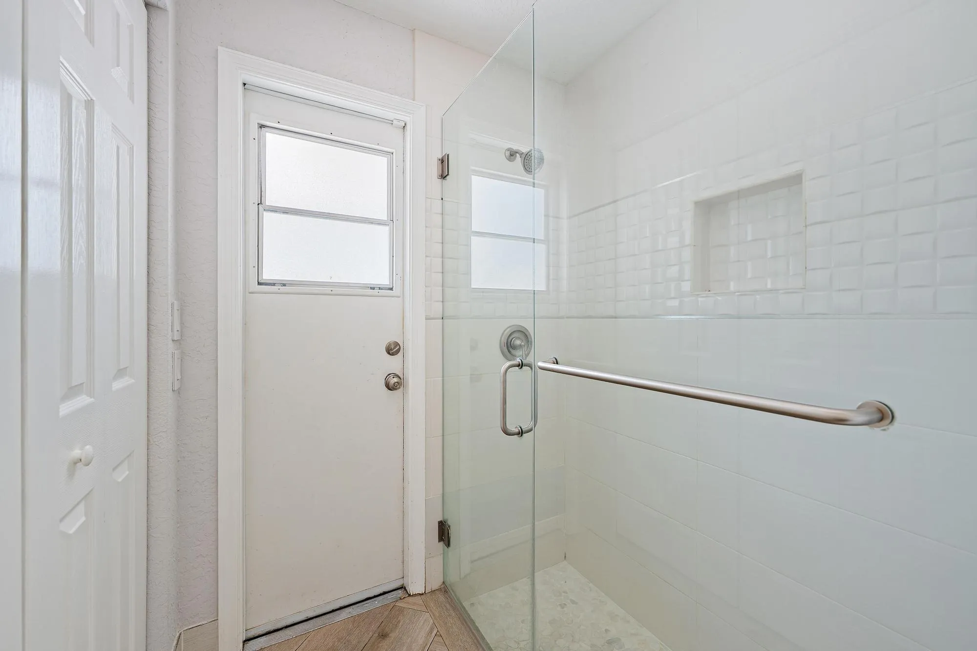 Guest Bath 1