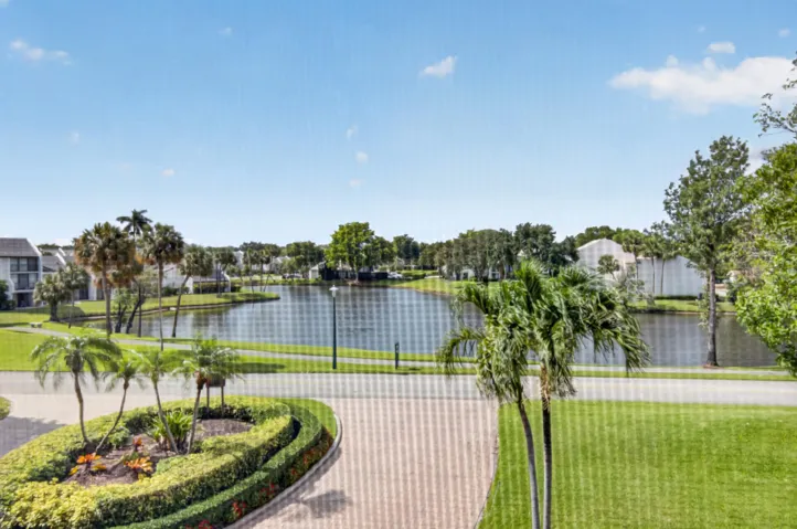 1732 Bridgewood View
