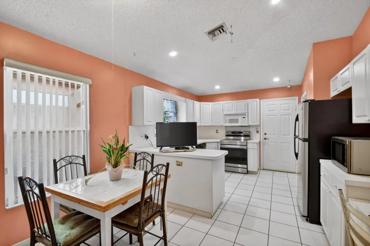 Spacious eat-in kitchen